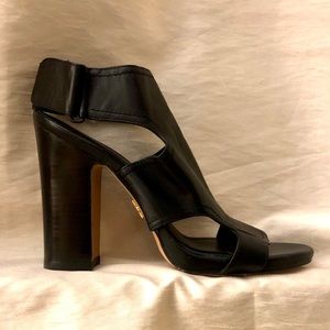 Pour la Victoire Echo Leather Cutout Sandals